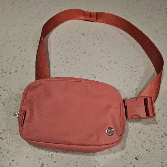Lululemon Pink Crossbody Bag with Signature Silver Tone Lululemon Logo - Picture 2 of 9